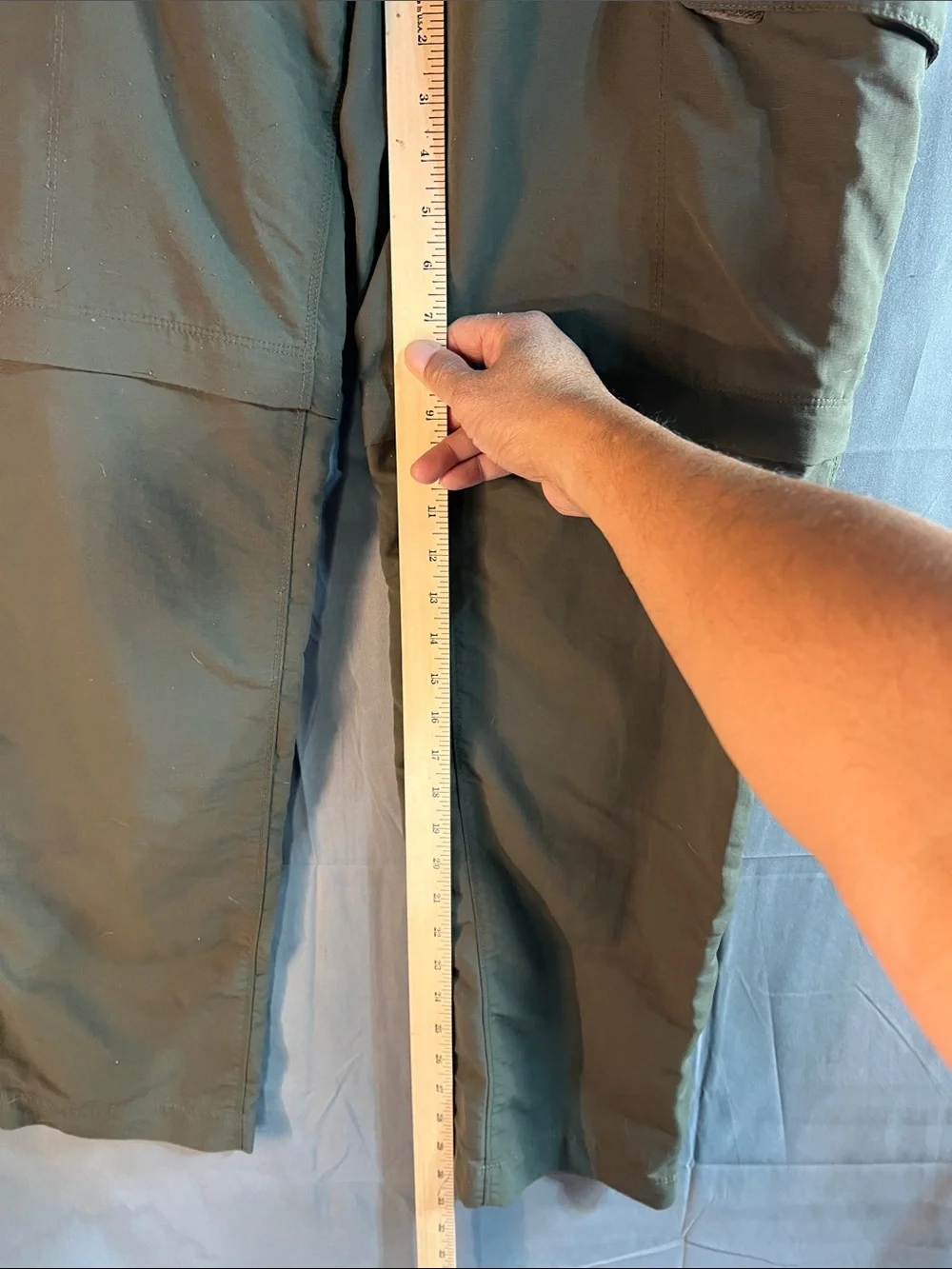 North face Olive Green Convertible cargo waterproof men’s LG